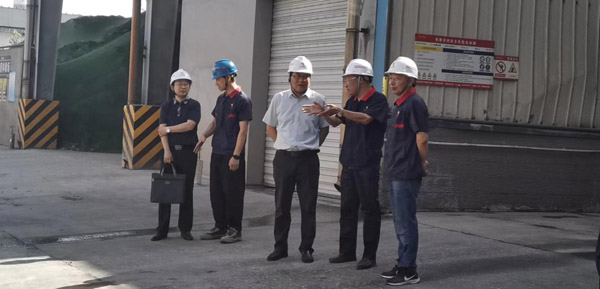 集團(tuán)公司黨委委員、股份公司黨委書記、總經(jīng)理蔣培進(jìn)到建材公司調(diào)...